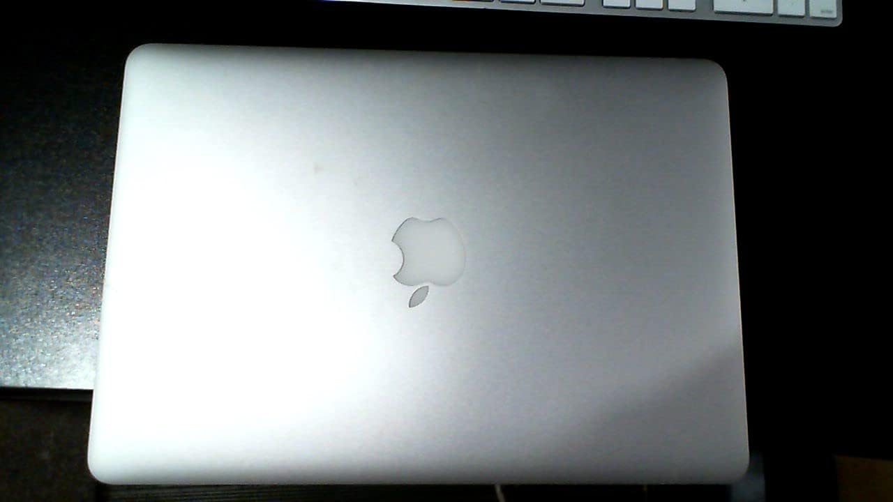 Apple MacBook Air 13-inch Laptop (1.6GHz Core i5,4GB RAM,128GB SSD, early 2015)